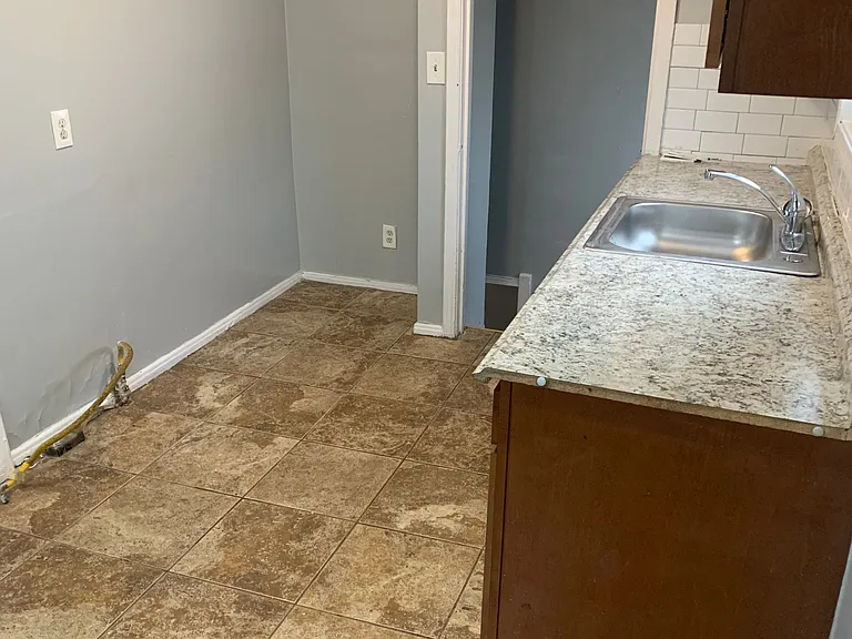 12944 Rosemont Ave — Photo 9