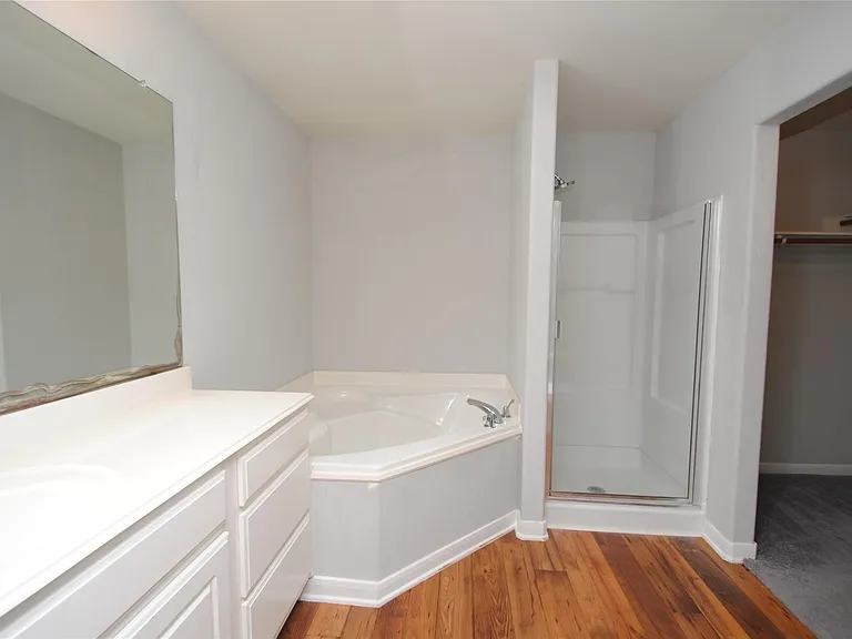 4219 Medina River Loop — Photo 11