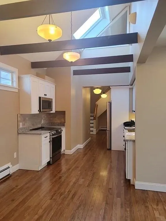 3 bed, 2000 sqft, $3,700 — Photo 2