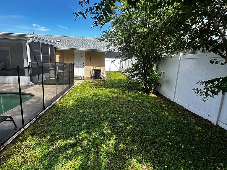 11706 Oban Ave — Photo 22