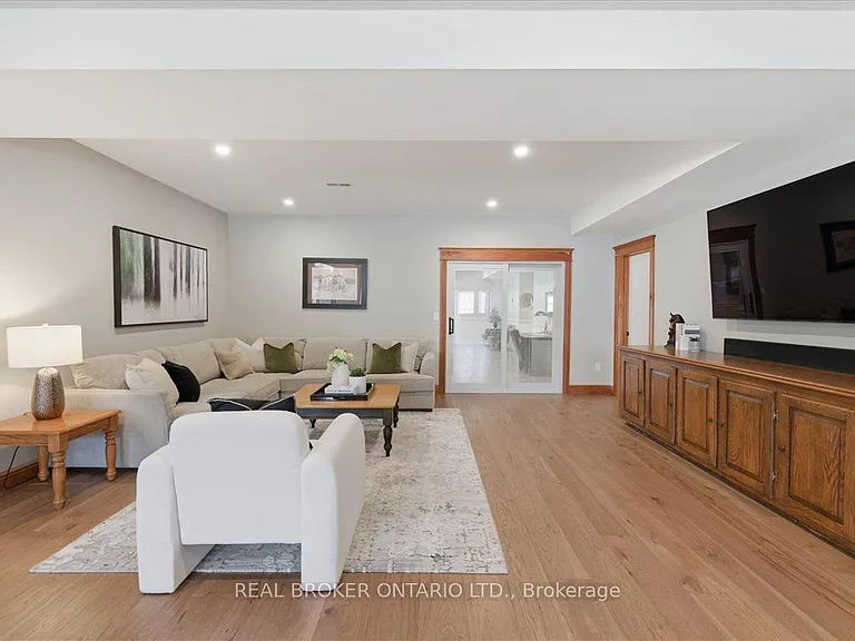 4589 Watson Rd S — Photo 15