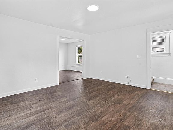 5th image of 930 Backus St