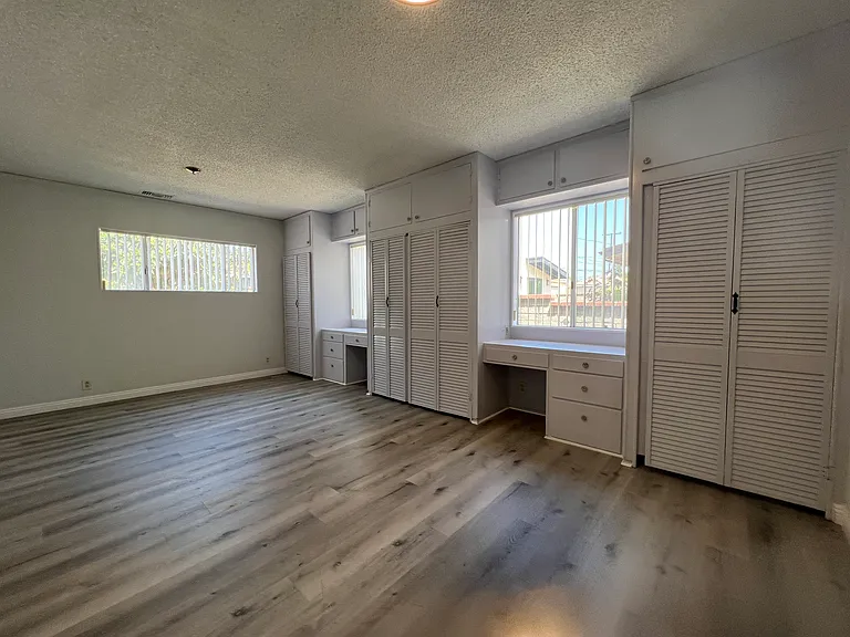 1115 S El Molino St — Photo 48