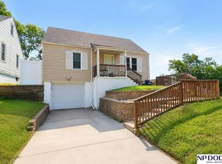 3705 N 40th St, Omaha, NE 68111