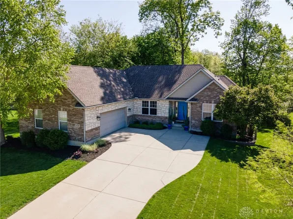 9300 Somerset Ct, Centerville, OH 45458