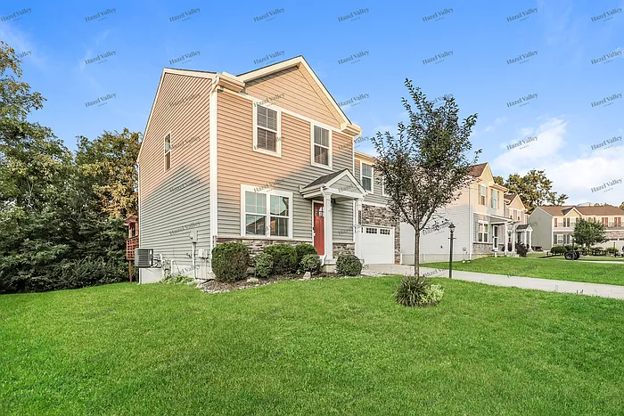 4 bed, 2.5 bath, 1680 sqft, $2,250 — Photo 4