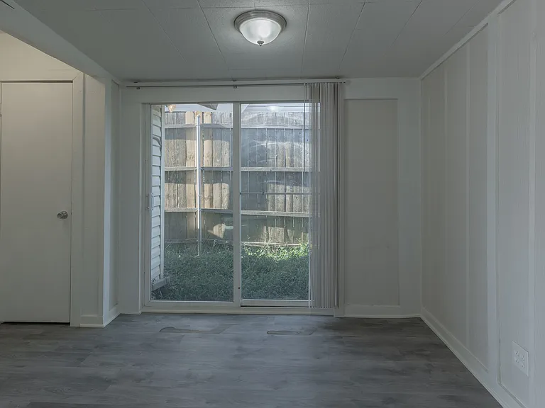 709 Arrowhead Cir — Photo 6