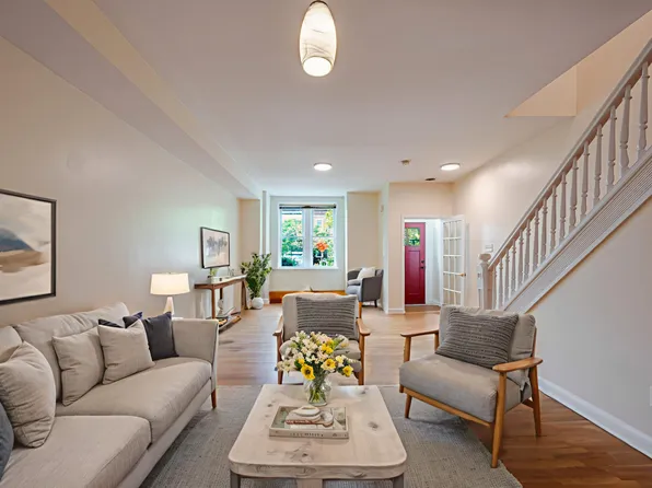 639 11th St NE, Washington, DC 20002