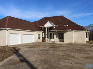 745 Braswell St, Snead, AL 35952