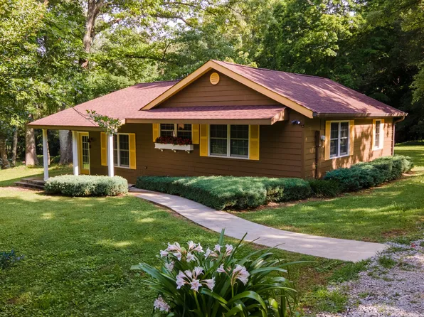 306 Eastbrook Rd, Estill Springs, TN 37330