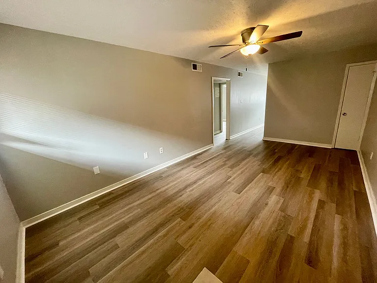 Pearl Manor — Photo 3