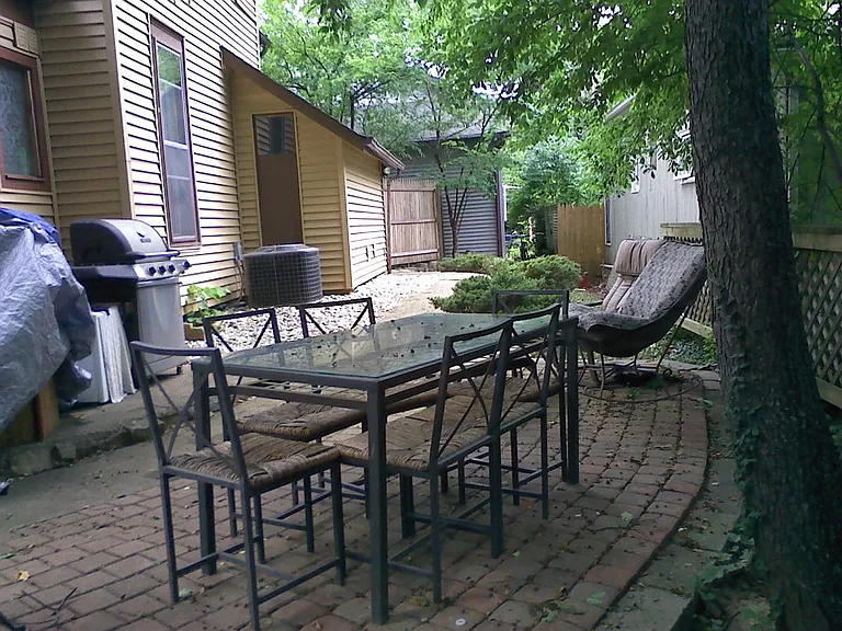 502 S Woodlawn Ave — Photo 6