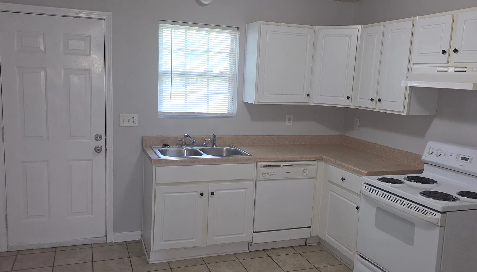 2 bed, 1200 sqft, $1,500 — Photo 2