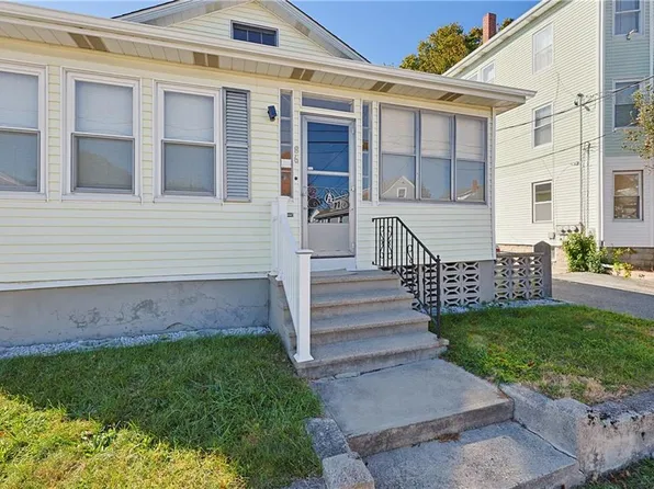 86 Stedman Ave, Pawtucket, RI 02860