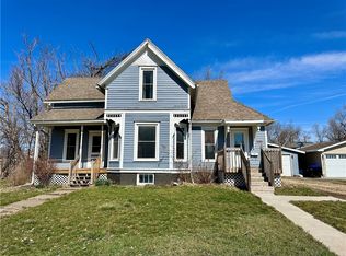 1006 15th St, Belle Plaine, IA