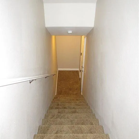 560 Madeline Jane Ln — Photo 4