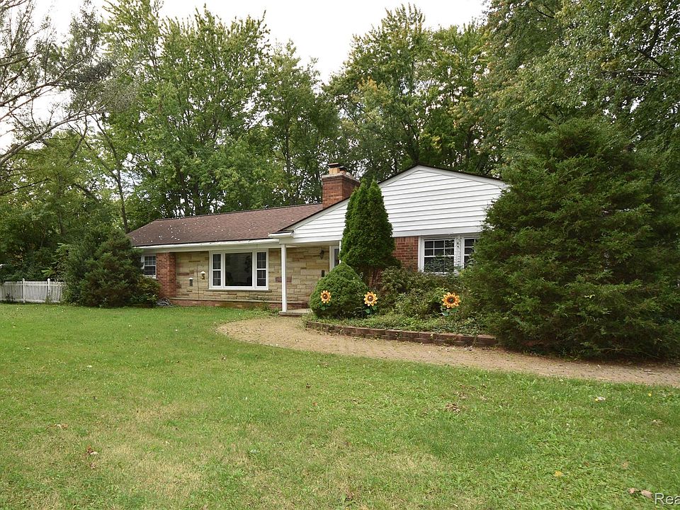 1st image of 28434 Wildwood Trl
