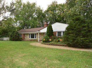 28434 Wildwood Trl, Farmington Hills, MI 48336