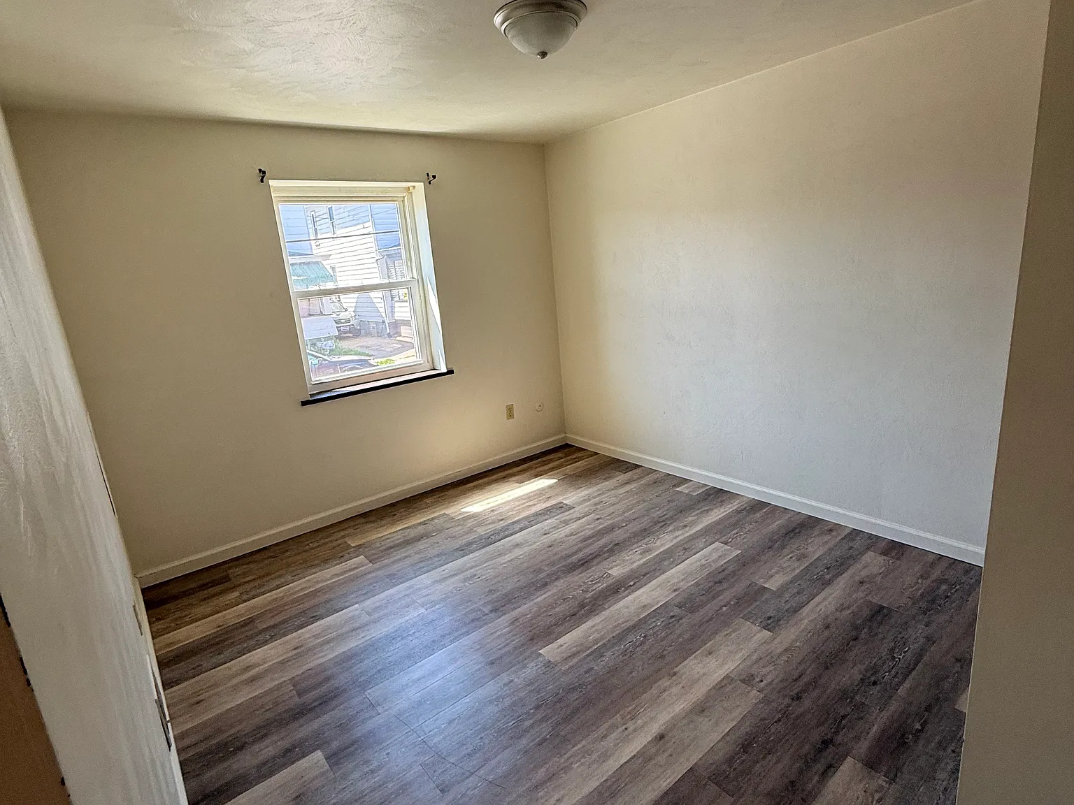 2 bed, $995 — Photo 3
