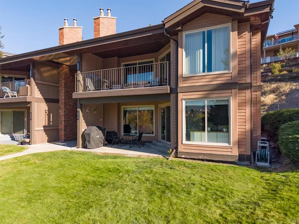 2218 Golf Course Dr, West Kelowna, BC V4T 2V4