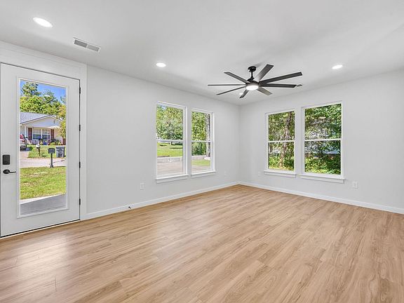 5th image of 104 Backwater Way