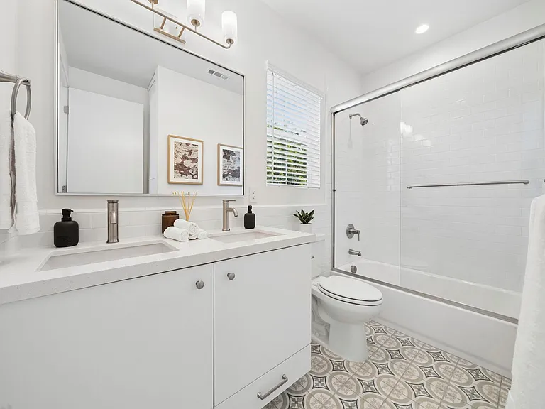 374 Hamilton St — Photo 12