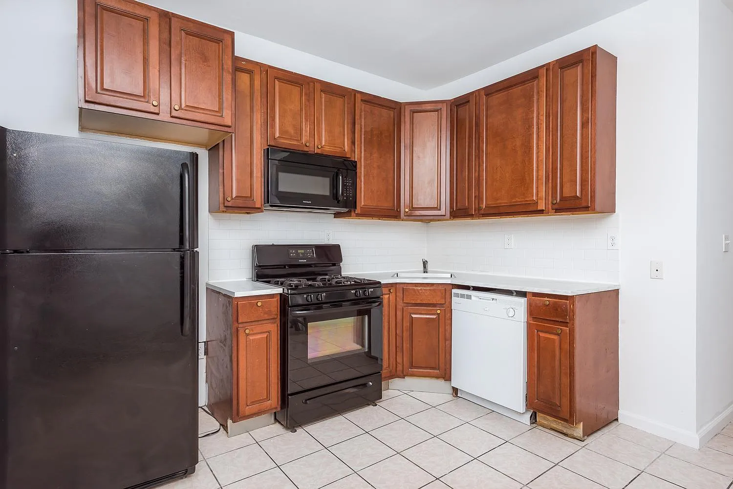 2 bed, 785 sqft, $2,054 — Photo 1