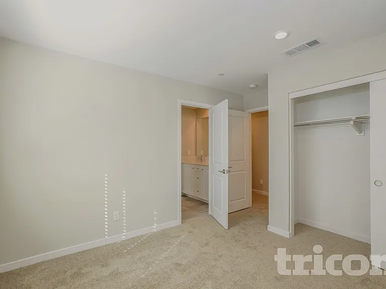 31578 Dwight Dr — Photo 9