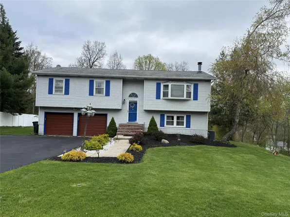 10 Candlewood Rd, Harriman, NY 10926