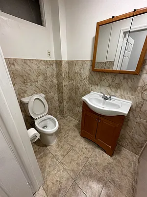 Rented by New York Realty Minimax Inc | media 10