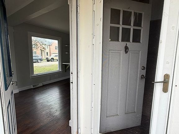 2nd image of 2209 Douglas Ave