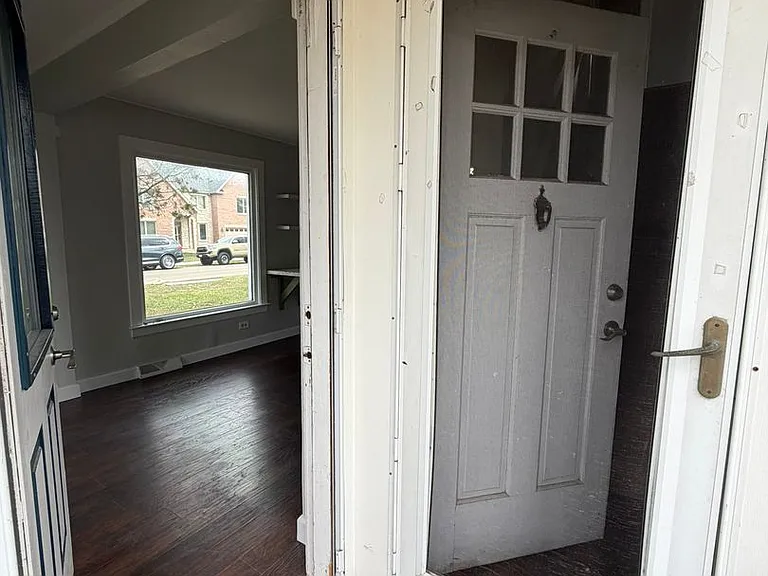 2209 Douglas Ave — Photo 2