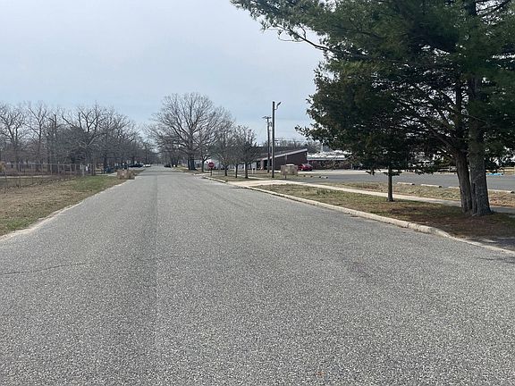 4th image of 322 Monroe Ave