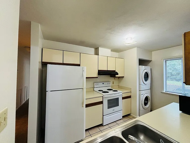 401H Berryfield Ln — Photo 5