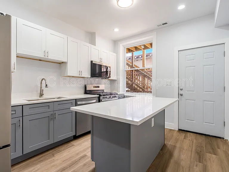 3744 N Wilton Ave #1N — Photo 6