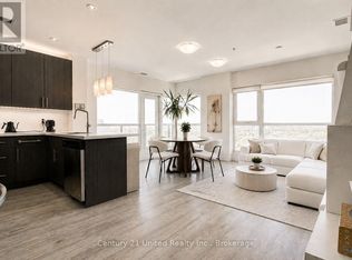 1 Victoria St S #1702, Kitchener, ON N2G0B5