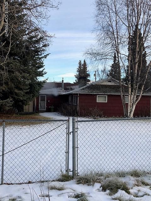 2nd image of 1626 Garden St