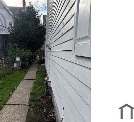 209 21st St — Photo 3