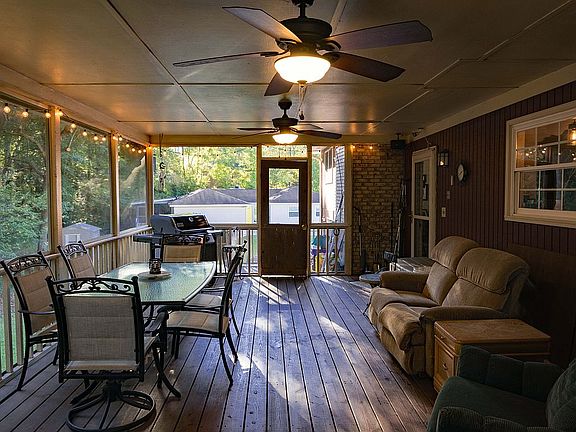 5th image of 3159 Willowdale Dr