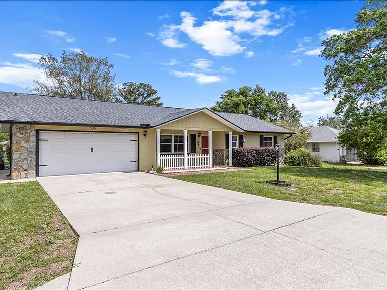 3591 N Honeylocust Dr — Photo 3