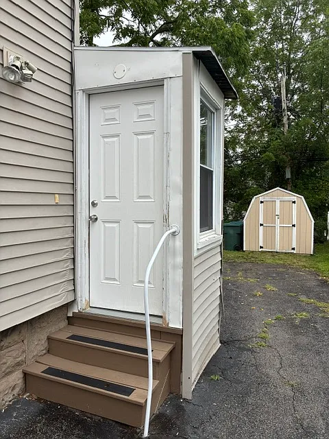 80 Middlesex Rd — Photo 2