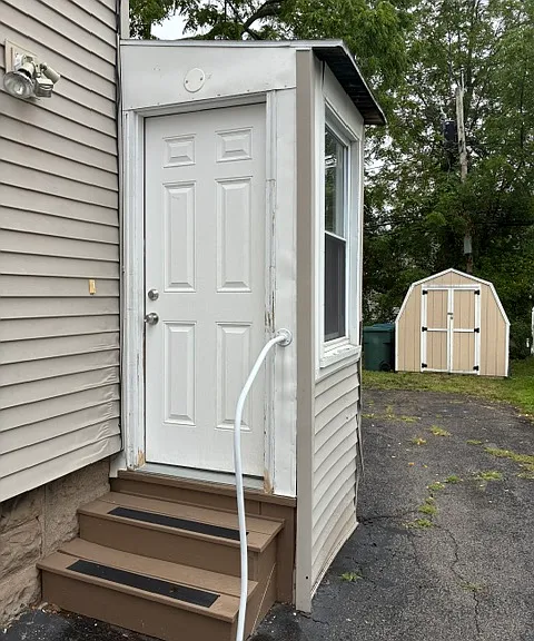 Private Entrance