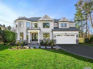 5 Sycamore Dr, Roslyn, NY
