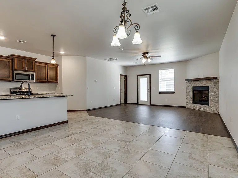 2200 Alta Vista Ln — Photo 11