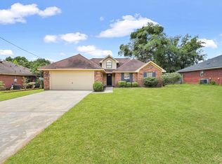 863 Birchwood Ln, Hinesville, GA 31313