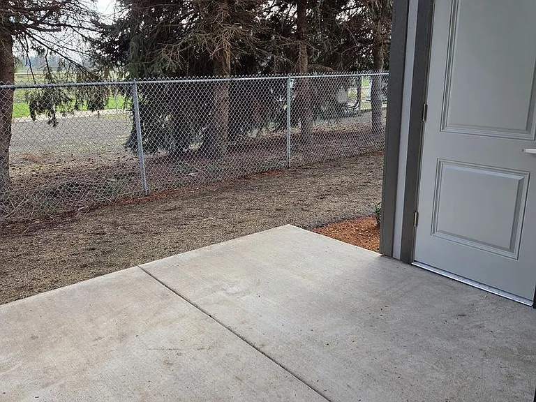 60 Alder Ave — Photo 13