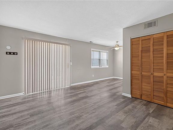 5th image of 900 E Ocean View Ave APT 11