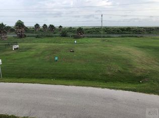 2639 Palm Dr, Crystal Beach, TX 77650