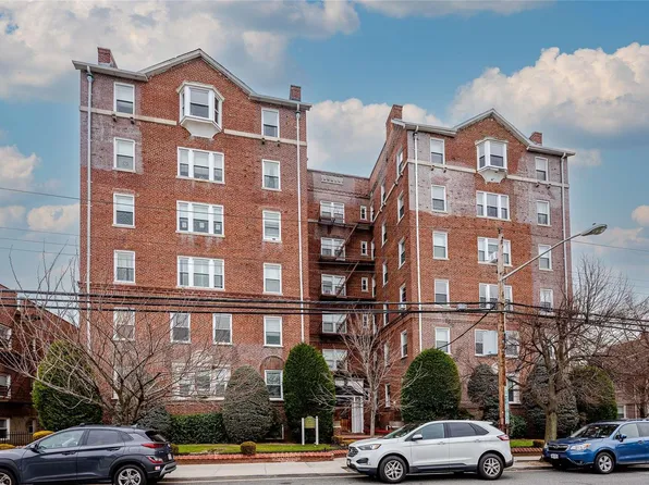 55 Grand Avenue #2C, Rockville Centre, NY 11570
