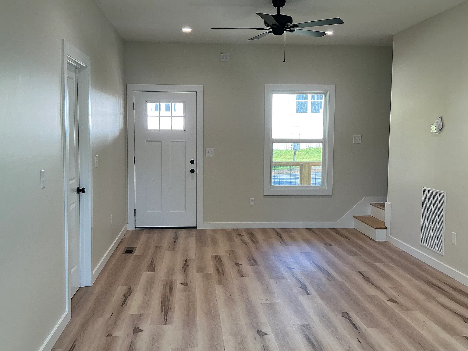 3 bed, 1309 sqft, $2,400 — Photo 3